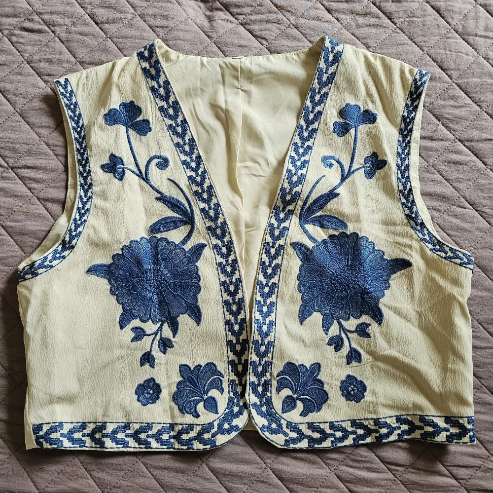 Commense Floral Boho‎ Poet Core Ethnic Embroidered Cream Blue Vest Top Sz M